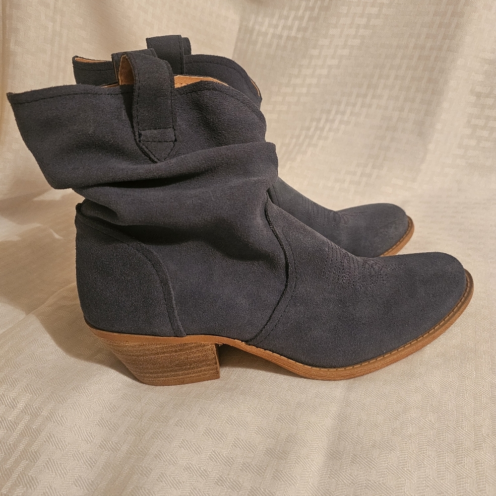 Dingo Women's Ankle Boots in Blue Suede